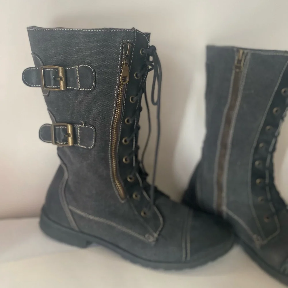 Boots - Picture 15 of 15